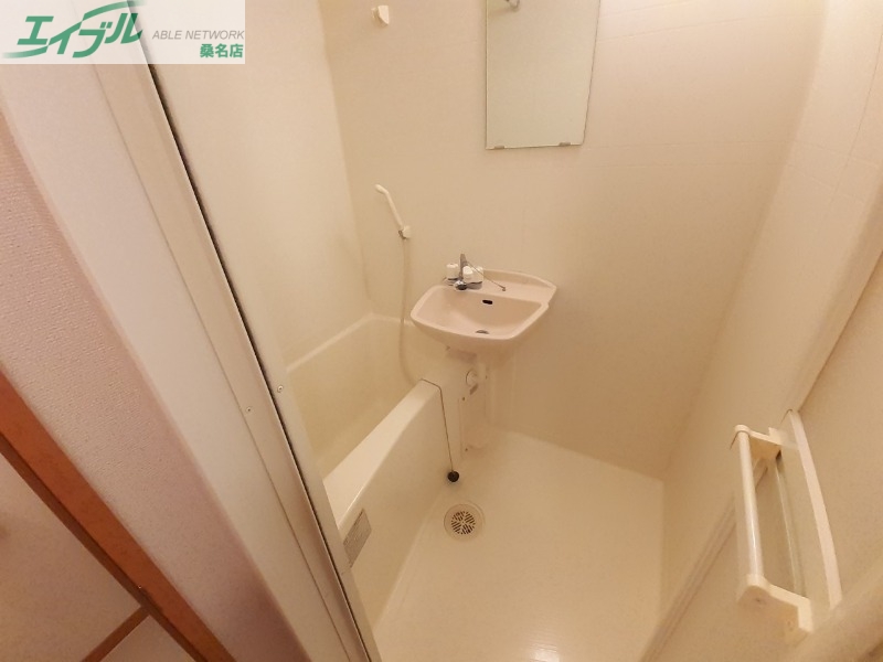 バス・シャワールーム　同型参考写真