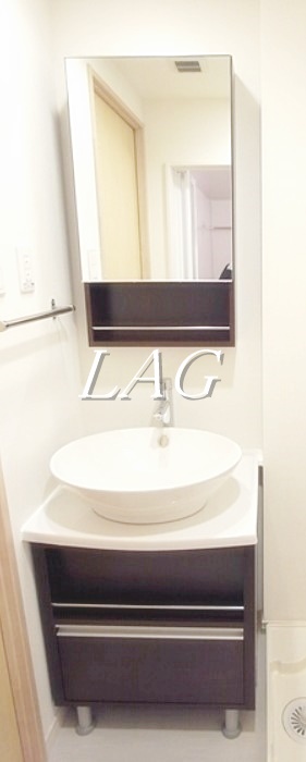 洗面設備　独立洗面台です。