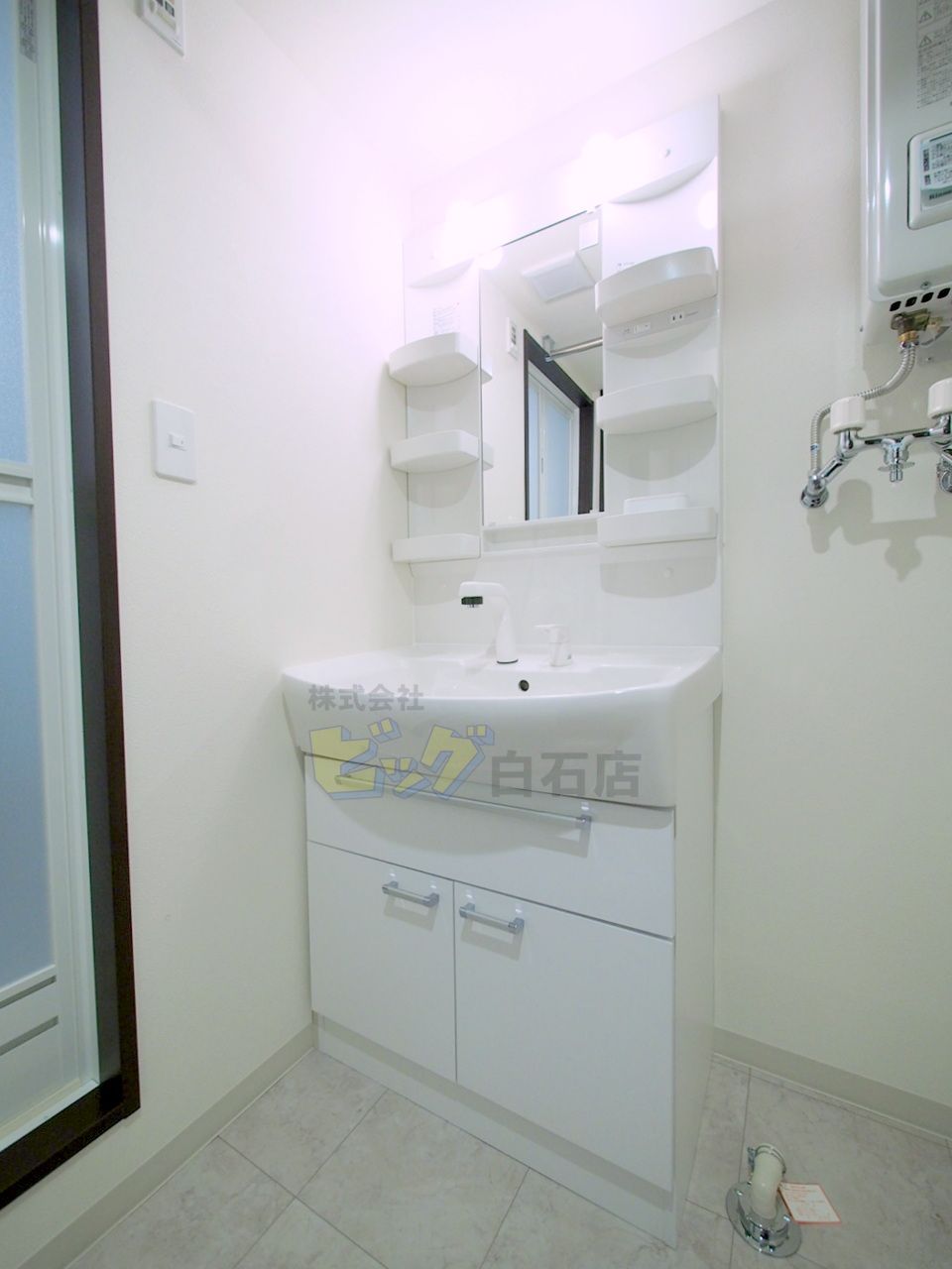 洗面設備　シャンプードレッサー付きです♪