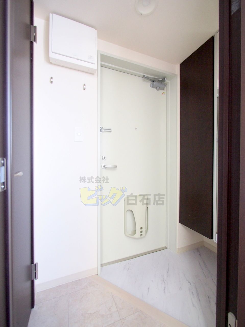 玄関　広々とした玄関です♪