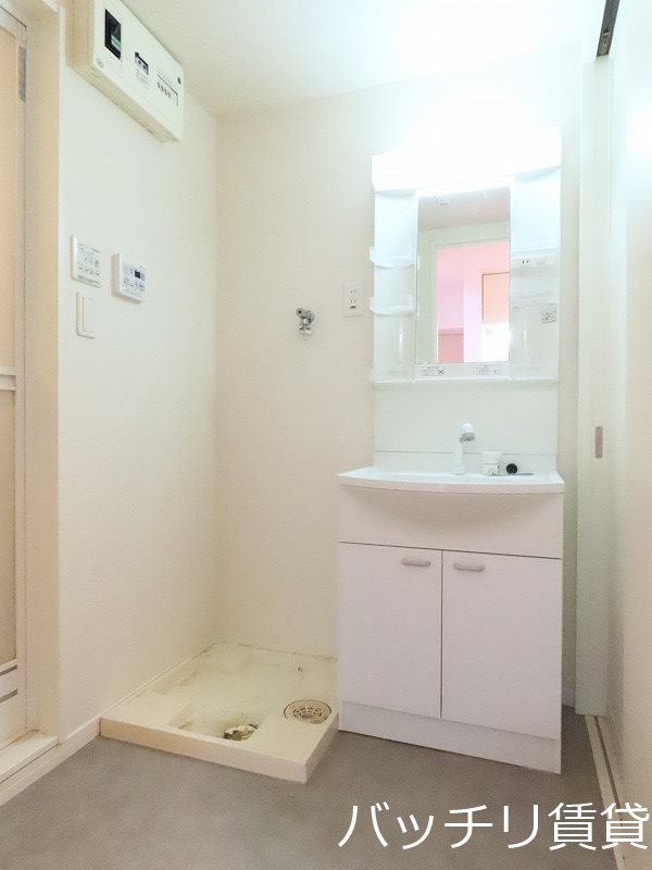 洗面設備　同型タイプの為、現状を優先致します。