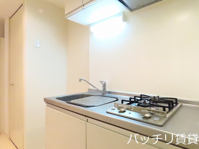 キッチン　画像は別号室タイプの為、現状を優先致します。