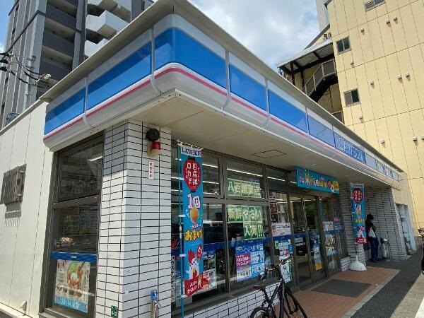 コンビニ　ローソン福岡長浜屋台通り店（コンビニ）まで74m