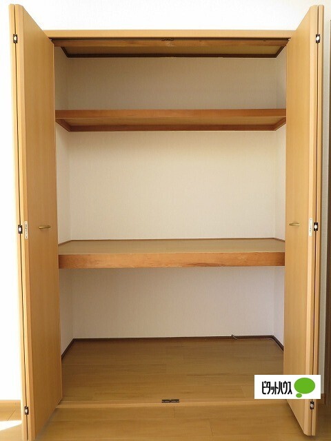 収納　洋室収納