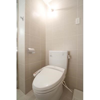 トイレ　弊社では仲介手数料が賃料の半月分+税