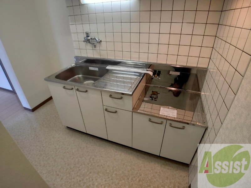 キッチン　キッチンです。ご自身でコンロを設置していただけます。