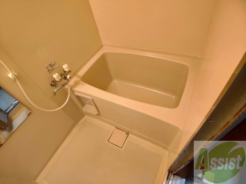 バス・シャワールーム　お風呂になります。一日の疲れを癒してくださいね。