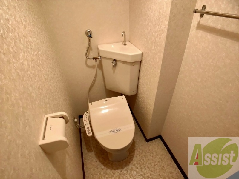 トイレ　ウォシュレット機能がついたトイレ。安心して使用できますね。