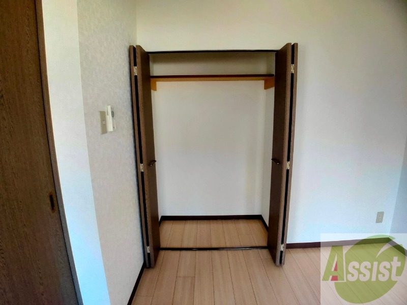 収納　寝室のクローゼットにもたくさん収納出来ますね！