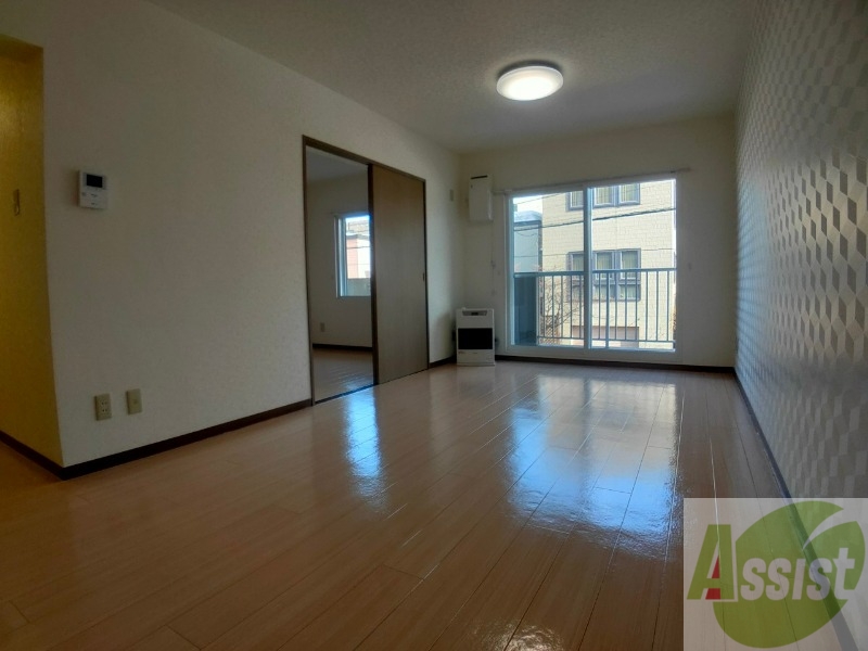 居室・リビング　広くてキレイなお部屋が広がっていて、充実した生活が送れそう。