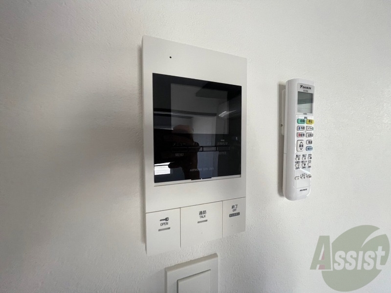 セキュリティ　ＴＶモニター付インターホンです。来客者の顔が見えるので安心！