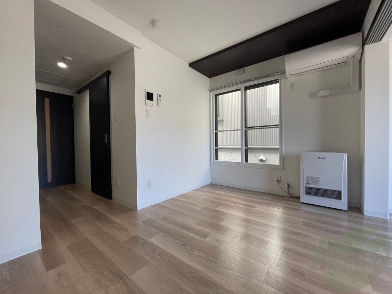 居室・リビング　広くてきれいなリビングです！快適に過ごせそうですね。