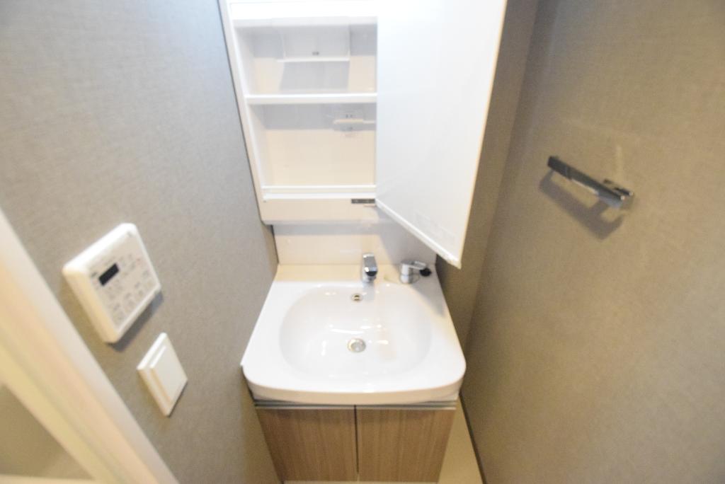 洗面設備　洗髪洗面化粧台