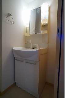 洗面設備　反転タイプの写真です。