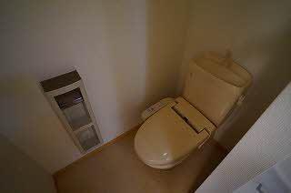 トイレ　反転タイプの写真です。