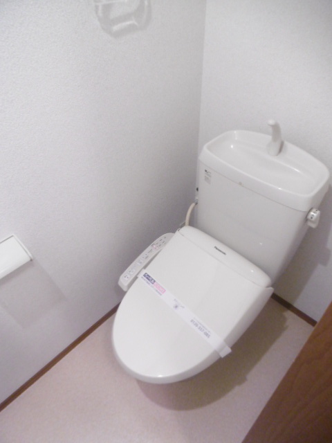 トイレ　別号室の参考写真です