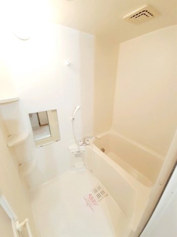 バス・シャワールーム　落ち着いた空間のお風呂です