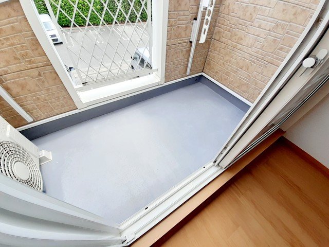 バルコニー　バルコニーからの眺めを楽しみながら食事をしませんか