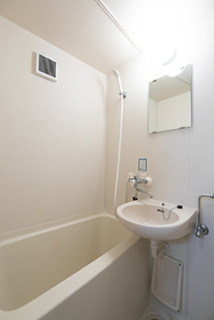 バス・シャワールーム　※写真は同タイプ住戸です。