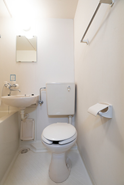 トイレ　※写真は同タイプ住戸です。