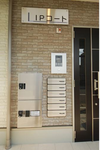 エントランス　建物正面玄関