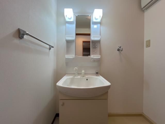 洗面設備　洗髪洗面化粧台