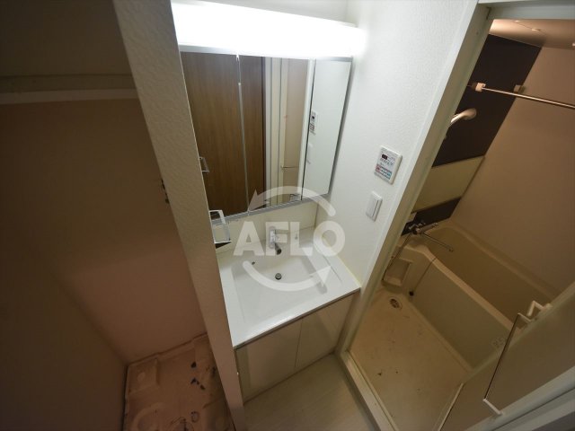 洗面設備　レオンコンフォート大手通　洗面化粧台