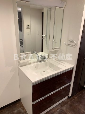 洗面設備　【B-PROUD天満橋】独立洗面台、朝の身支度には欠かせませ