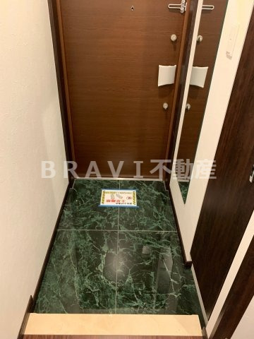 玄関　【B-PROUD天満橋】明るい玄関です