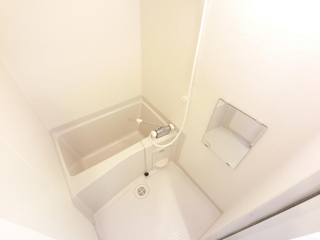 バス・シャワールーム　室内は現状を優先します