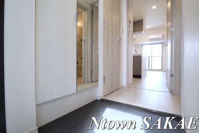 玄関　収納もある玄関です