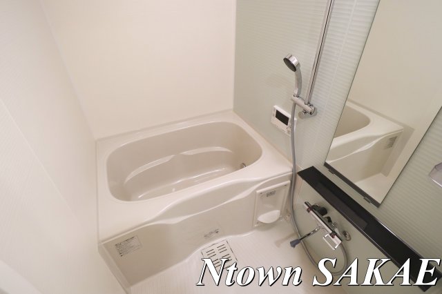 バス・シャワールーム　落ち着いた空間のお風呂です