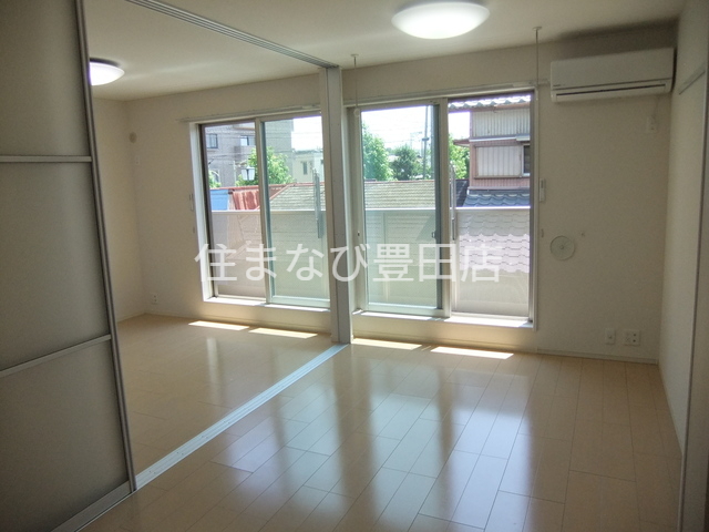 居室・リビング　同型別部屋写真