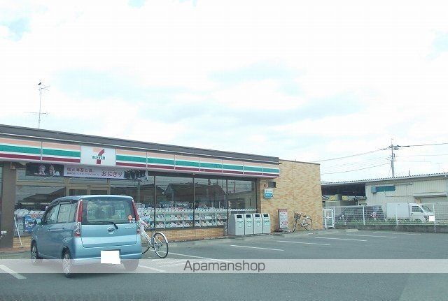 コンビニ　セブンイレブン様（コンビニ）まで421m