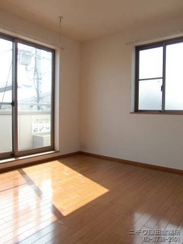 居室・リビング　フローリング２面採光角部屋