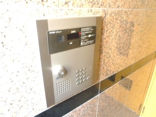 エントランス　オートロック