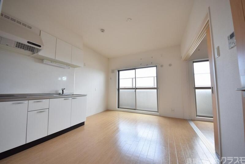 居室・リビング　洋室と繋げて広々利用可能です