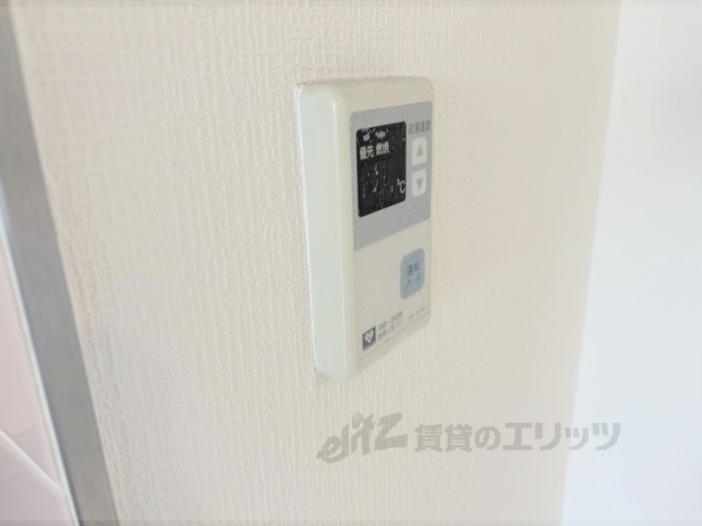 その他設備　給湯器リモコン