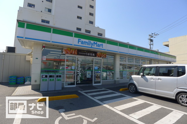 コンビニ　ファミリーマート高松福岡町店（コンビニ）まで220m