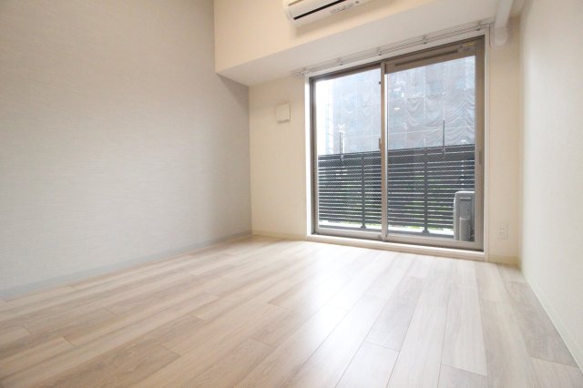 居室・リビング　室内