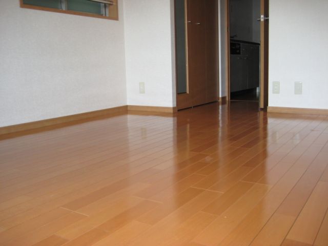 その他部屋・スペース　角部屋で窓あり