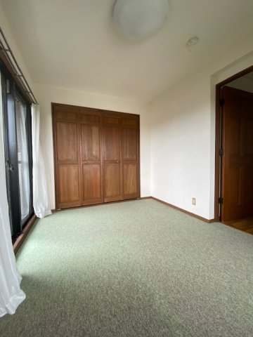 居室・リビング　明るい洋室です