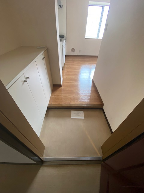 玄関　収納もある玄関です