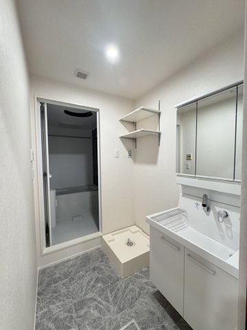 洗面設備　コンパクトで使いやすい洗面所