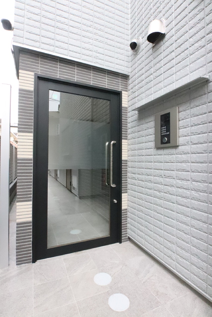 エントランス　オートロック付きです。