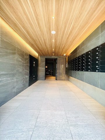 エントランス　清潔なエントランスです