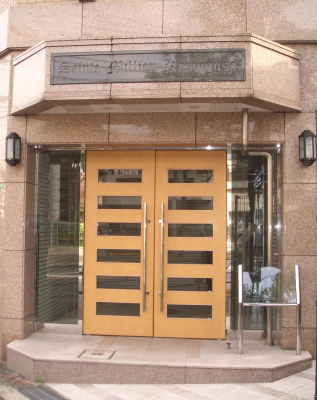 エントランス　落ち着いたエントランスです