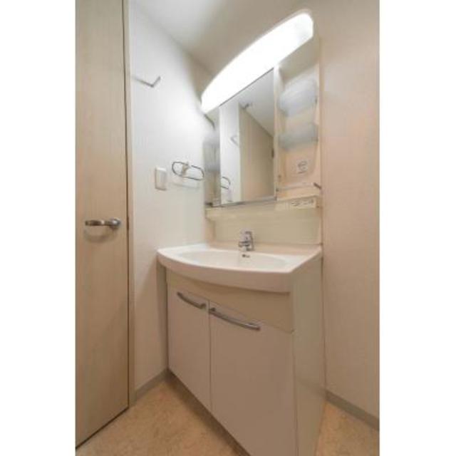 洗面設備　※写真は同タイプ住戸です。