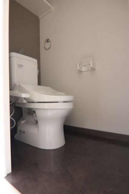 トイレ　※別室の参考写真の為、現況優先です。