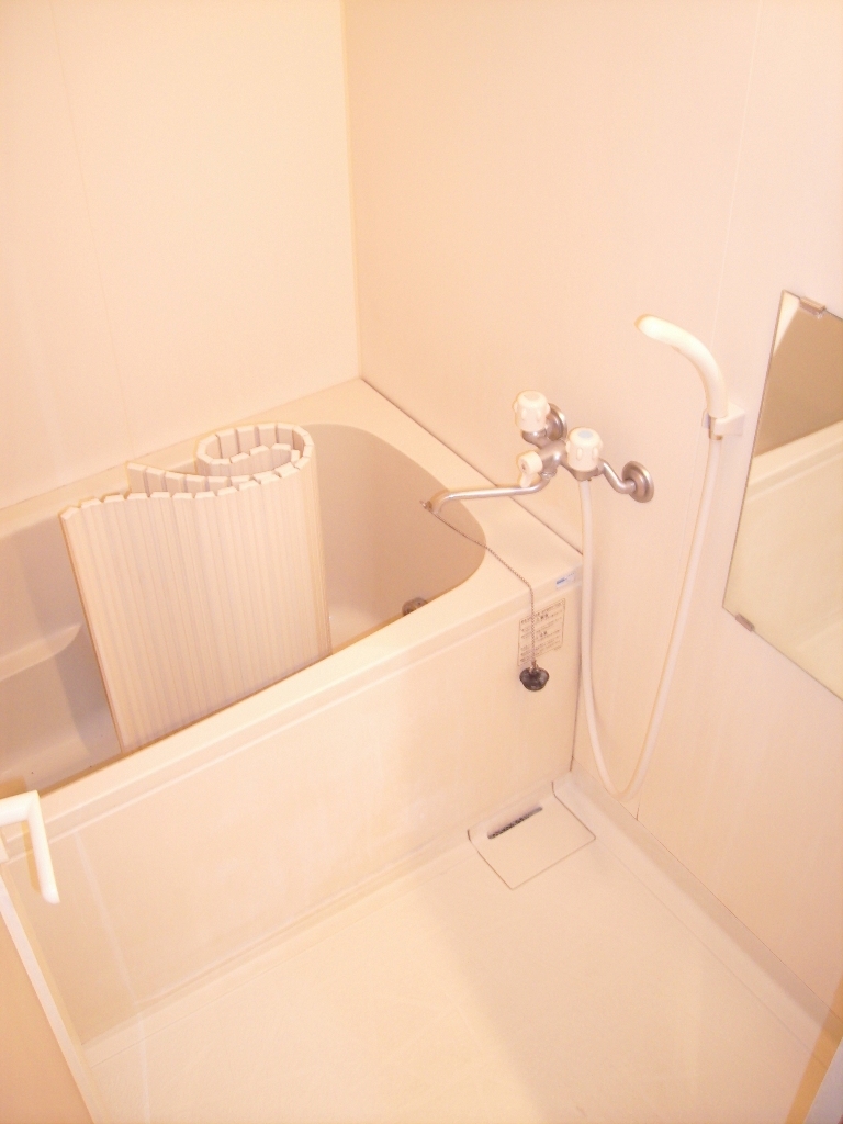 バス・シャワールーム　※別部屋参考写真☆明るい色調のバスルーム☆